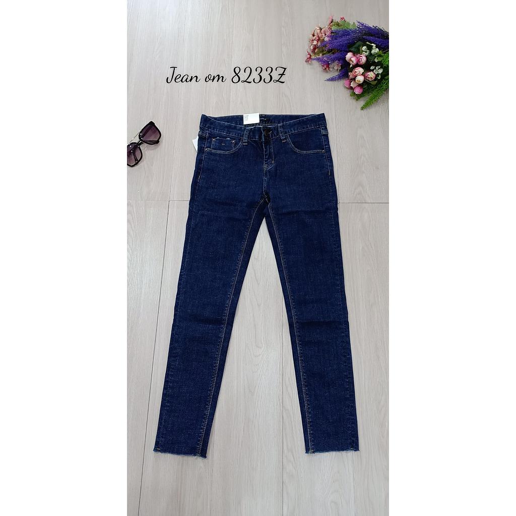 Jean om 01 8233Z02